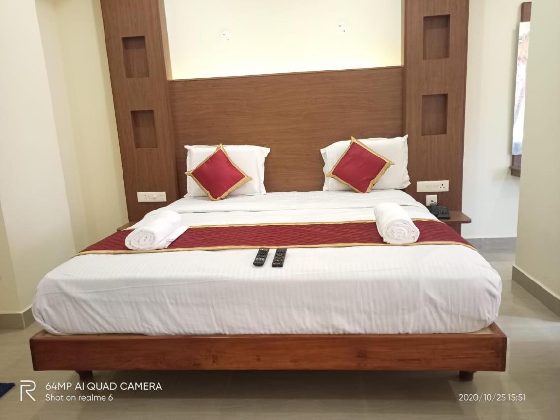 Meridian Castle Hotell Pondicherry Eksteriør bilde