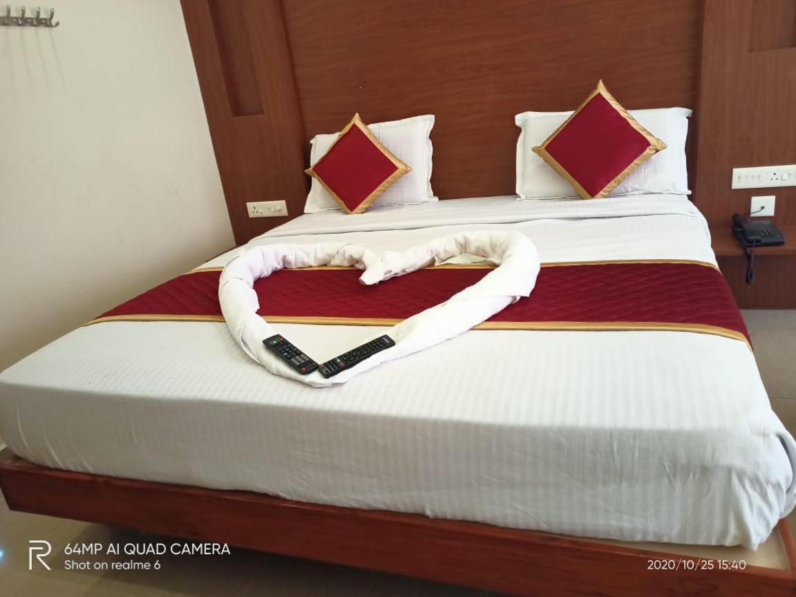 Meridian Castle Hotell Pondicherry Eksteriør bilde